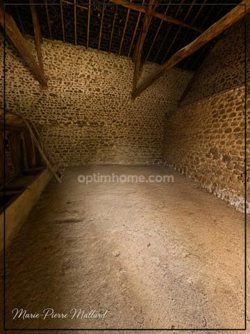 Ensemble immobilier à rénover à SAINT DIZIER LEYRENNE (23)