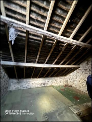 Ensemble immobilier à rénover à SAINT DIZIER LEYRENNE (23)