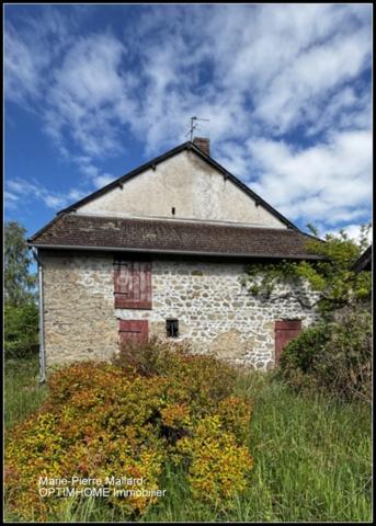 Ensemble immobilier à rénover à SAINT DIZIER LEYRENNE (23)