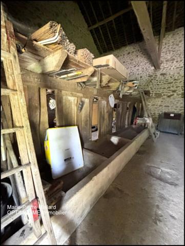 Ensemble immobilier à rénover à SAINT DIZIER LEYRENNE (23)