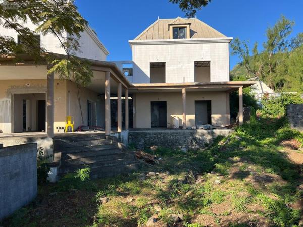 Villa à vendre à Saint-Denis à la Réunion (97400), ref : 97405/166