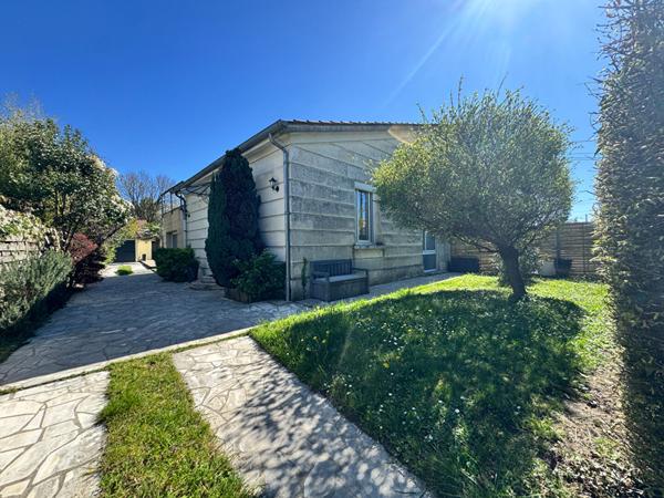 33150 CENON -  Maison en pierre 4 pièces de 113 m2 avec piscine, garage et studio à vendre