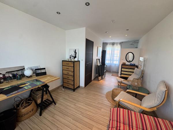 33150 CENON -  Maison en pierre 4 pièces de 113 m2 avec piscine, garage et studio à vendre