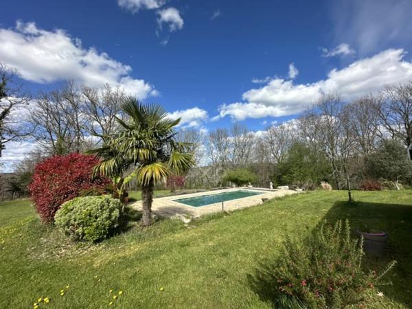 Maison Périgourdine en pierre avec piscine