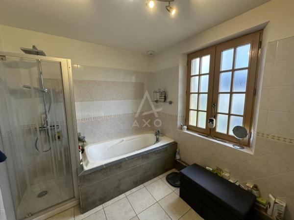 Maison Périgourdine en pierre avec piscine