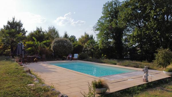 Maison Périgourdine en pierre avec piscine