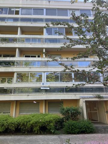 T5- 1er étage – 120 m² – Proximité immédiate tram et commerces