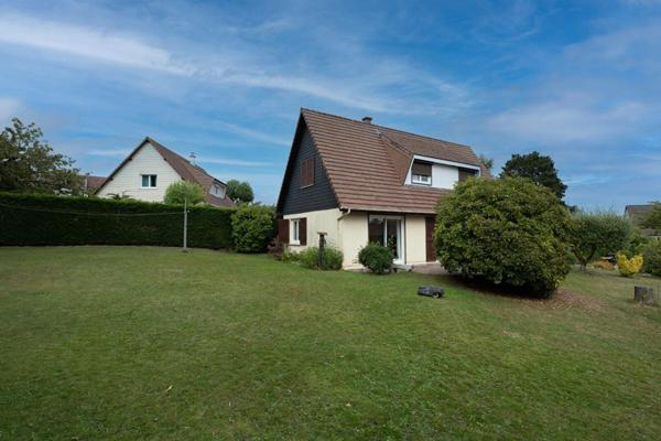 Maison 3 chambres avec beau jardin et sous-sol complet