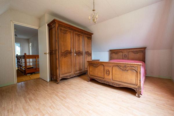 Maison 3 chambres avec beau jardin et sous-sol complet