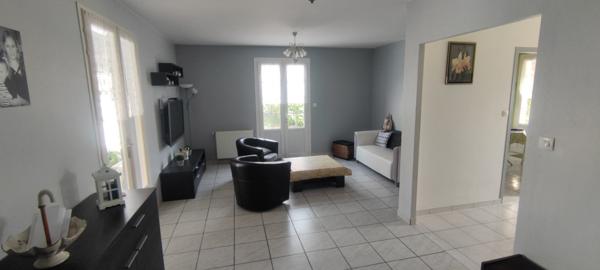 Maison T4 de 120 m2, avec jardin clos et arboré de 1340 m2