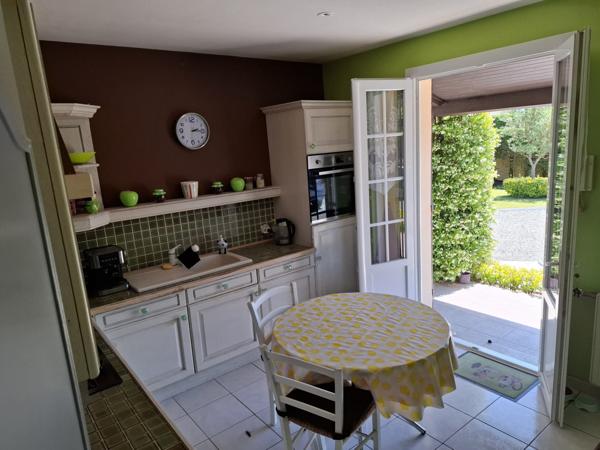 Maison T4 de 120 m2, avec jardin clos et arboré de 1340 m2