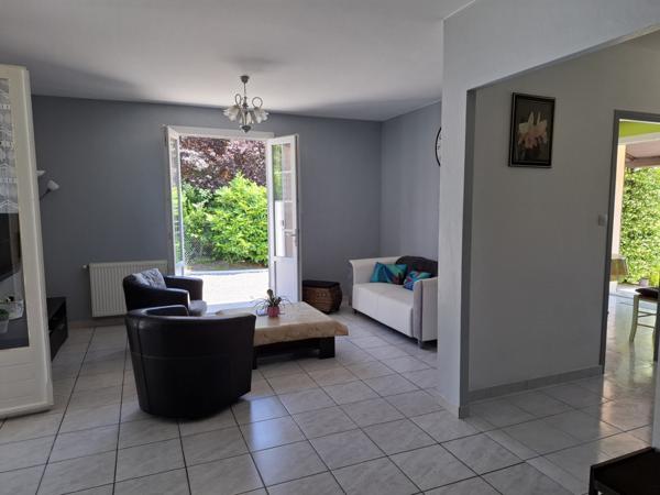 Maison T4 de 120 m2, avec jardin clos et arboré de 1340 m2