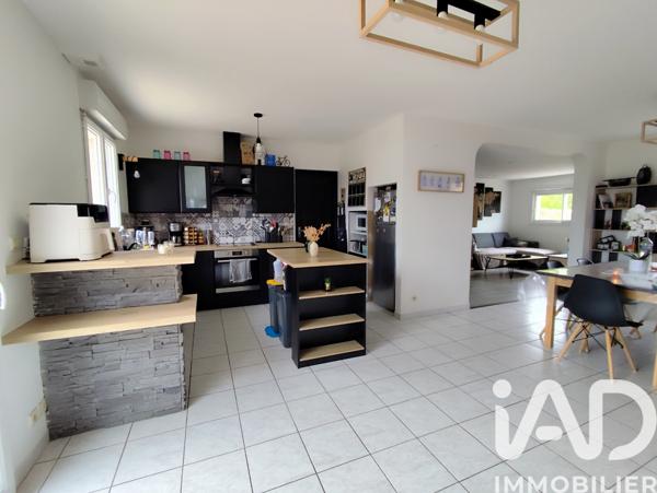 Maison à vendre 4 pièces 96 m² Beaufort-en-Anjou