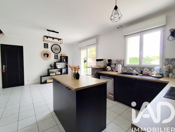 Maison à vendre 4 pièces 96 m² Beaufort-en-Anjou