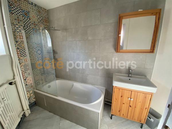 Location
                Appartement70,85 m² - 3 Pièces -
                    CLERMONT FERRAND (63000)