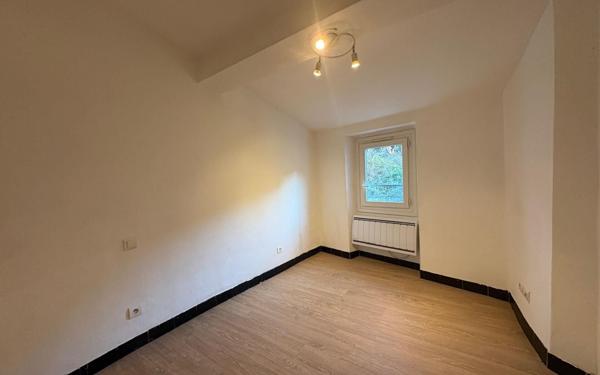 Appartement à vendre    2 pièces • 26,92 m2 L'Escarène