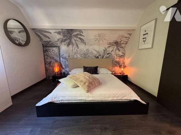 A VENDRE - BATZ SUR MER - PROCHE BOURG - TRES BELLE PROPRIETE RENOVEE DANS UN JOLI CADRE DE VER...