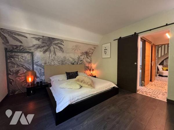 A VENDRE - BATZ SUR MER - PROCHE BOURG - TRES BELLE PROPRIETE RENOVEE DANS UN JOLI CADRE DE VER...