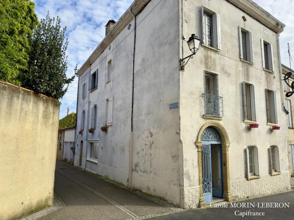 Maison bourgeoise 320 m² habitables, 7 chambres, cour