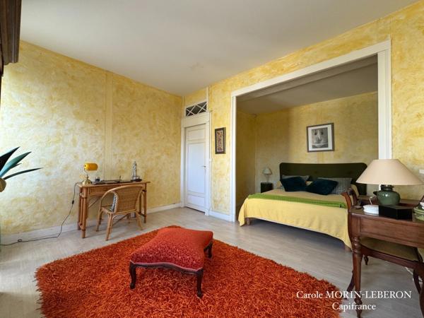 Maison bourgeoise 320 m² habitables, 7 chambres, cour