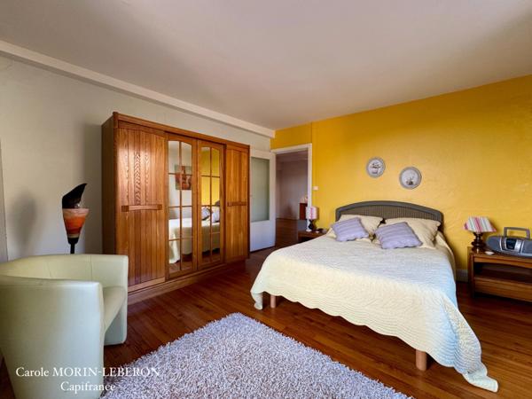 Maison bourgeoise 320 m² habitables, 7 chambres, cour