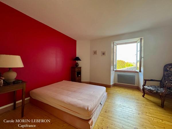 Maison bourgeoise 320 m² habitables, 7 chambres, cour