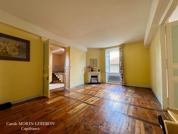 Maison bourgeoise 320 m² habitables, 7 chambres, cour
