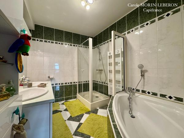 Maison bourgeoise 320 m² habitables, 7 chambres, cour