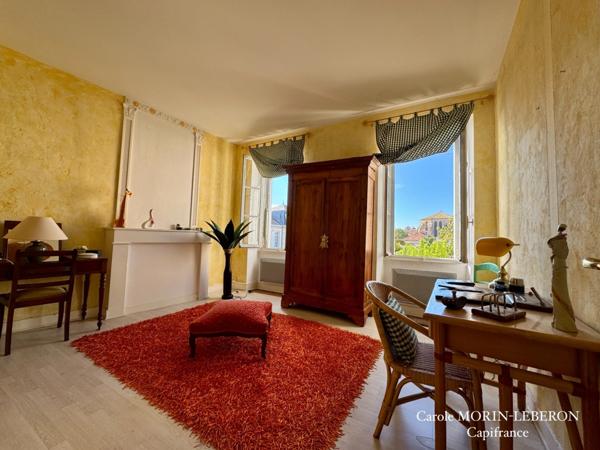 Maison bourgeoise 320 m² habitables, 7 chambres, cour