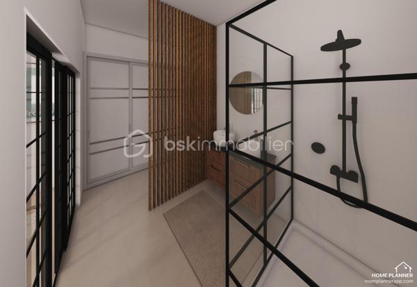 Situé sur la commune de Sète, ville portuaire et balnéaire bordant la mer Méditerranée, cet appartement se trouve dans le quartier emblématique de la Corniche, à seulement 5 minutes à pied des plages et de toutes les commodités.

Au premier étage d’une petite copropriété de seulement deux lots, venez découvrir ce charmant T3 bénéficiant d’une terrasse d’environ 30 m², exposée plein sud, avec une agréable vue sur la mer.

L’appartement se compose d’une spacieuse pièce de vie avec cuisine ouverte, donnant directement sur la terrasse, de deux grandes chambres avec placards, d’une salle d’eau ainsi que d’un WC indépendant.

Afin de vous permettre de créer un intérieur à votre image, les plans, les estimations de travaux ainsi que des propositions d’aménagements en 3D seront mis à votre disposition.

Les espaces sont modulables et il est également possible d’aménager une troisième chambre selon vos besoins.

N’hésitez pas à me contacter pour obtenir davantage d’informations ou organiser une visite.
