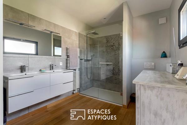 Maison ancienne avec extension et piscine