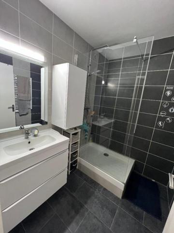 Appartement Valence 5 pièce(s) 83 m2, garage, cave