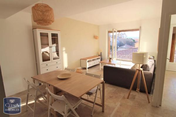 Appartement à louer 3 pièces 81m² Aix-en-Provence (13100)