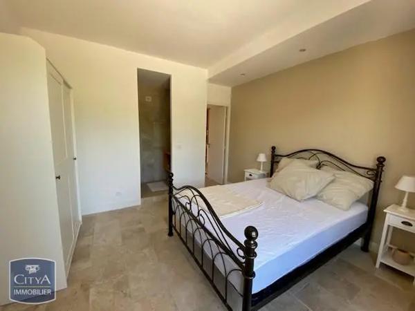 Appartement à louer 3 pièces 81m² Aix-en-Provence (13100)