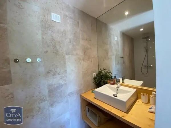 Appartement à louer 3 pièces 81m² Aix-en-Provence (13100)