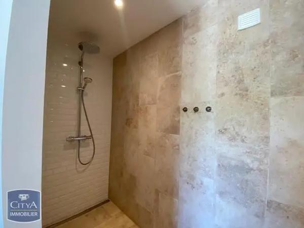 Appartement à louer 3 pièces 81m² Aix-en-Provence (13100)