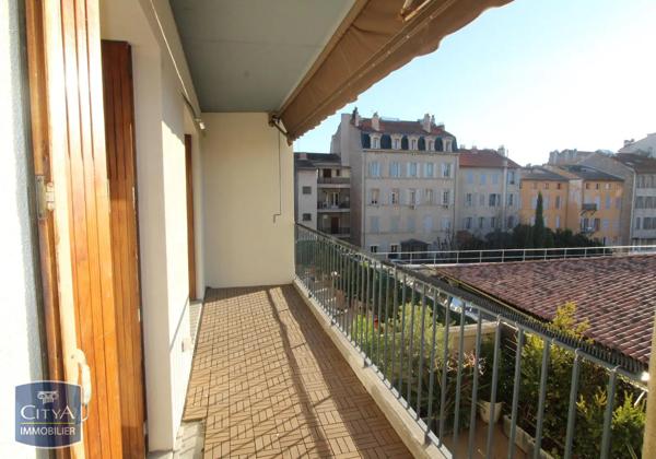 Appartement à louer 3 pièces 81m² Aix-en-Provence (13100)