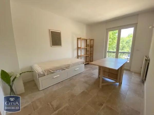 Appartement à louer 3 pièces 81m² Aix-en-Provence (13100)