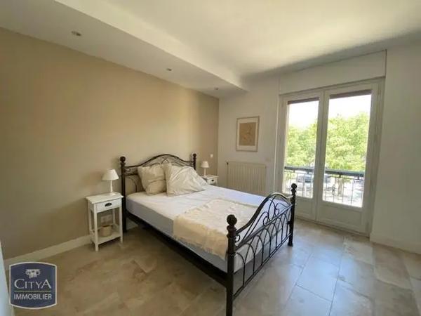 Appartement à louer 3 pièces 81m² Aix-en-Provence (13100)