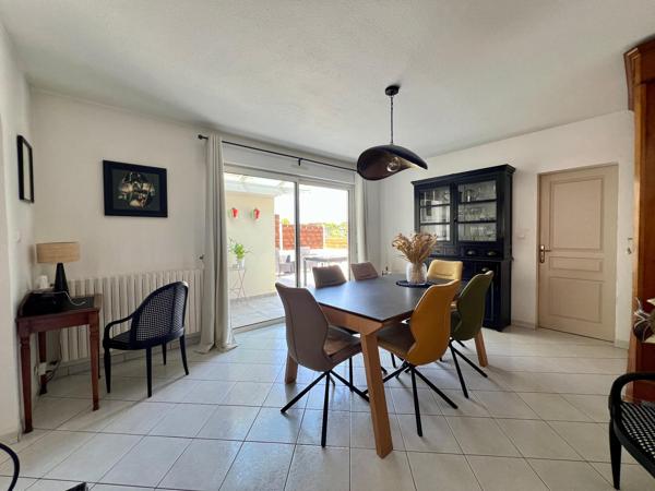 À La Roche-sur-Yon maison de 135 m² avec 4 chambres et terrain 489 m² + 83m2 de sous sol
