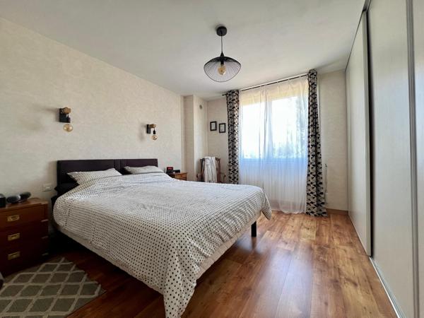 À La Roche-sur-Yon maison de 135 m² avec 4 chambres et terrain 489 m² + 83m2 de sous sol