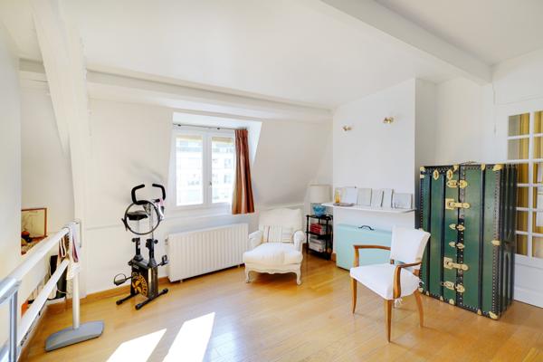 Paris (75010) PARIS 10ÈME - CANAL SAINT MARTIN - APPARTEMENT 116m2 (5 ème étage)