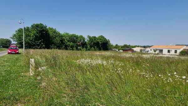 Terrain à LANDES, 17380 - 849m²