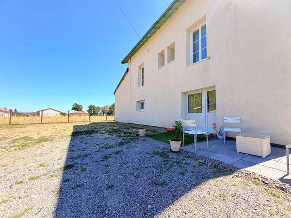 Maison avec dépendance et terrain constructible