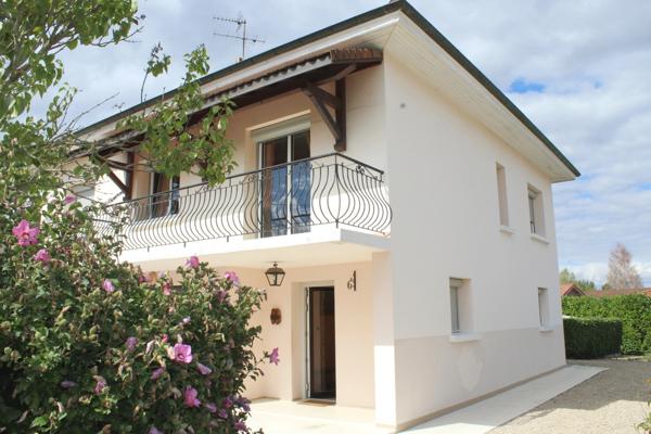 Maison à vendre 6 pièces PERONNAS (01)