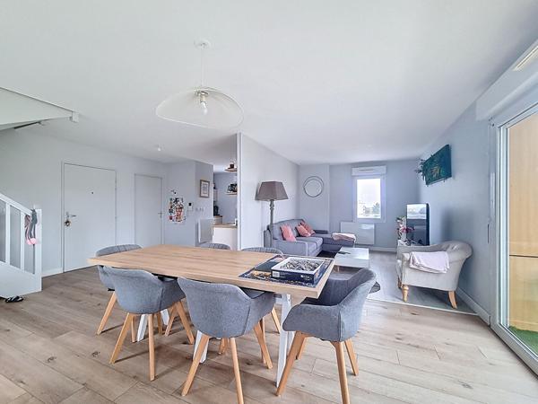 TOURS NORD - MONCONSEIL - Appartement duplex T5 de 120.27m2 en excellent état avec balcon, 2 parkings privatifs et cave