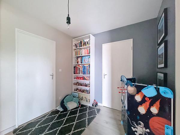 TOURS NORD - MONCONSEIL - Appartement duplex T5 de 120.27m2 en excellent état avec balcon, 2 parkings privatifs et cave