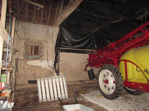 Ensemble de biens Moyon