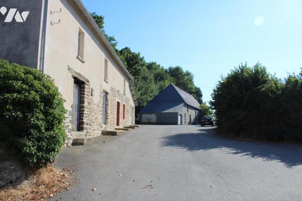 Ensemble de biens Moyon