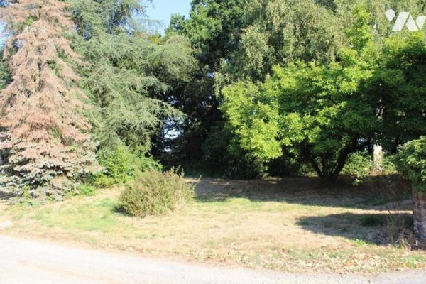 Ensemble de biens Moyon